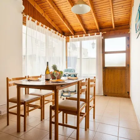 Color Cyprus 3 Bedrooms Near Sea Apartmán *